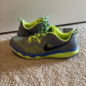 Men’s Nike size 11 athletic shoes